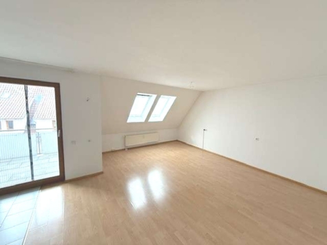 Attraktive und moderne 2,5 Zimmer Wohnung in Metzingen-Neuhausen, 72555 Metzingen Neuhausen, Wohnung